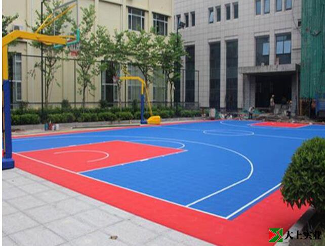 紅色+藍(lán)色丙烯酸籃球場(chǎng)