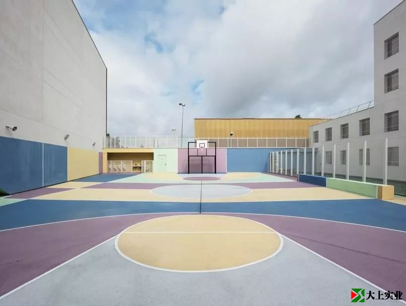 灰色+紅色+黃色+藍(lán)色丙烯酸籃球場(chǎng)