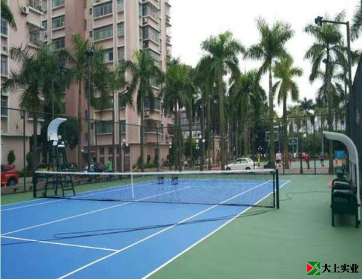 小區(qū)網(wǎng)球場