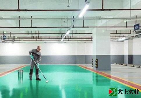 環(huán)氧地坪漆施工中