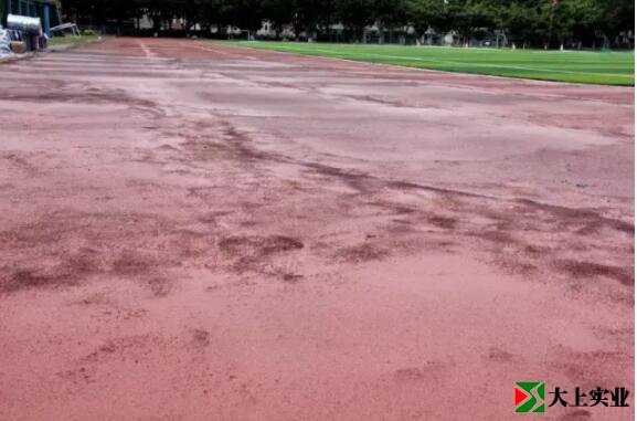 增強(qiáng)彈性的紅色塑膠層