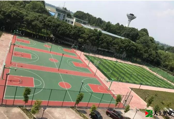 塑膠運(yùn)動(dòng)場(chǎng)全景