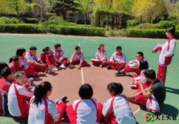 沈陽(yáng)市第八十三中學(xué)塑膠運(yùn)動(dòng)場(chǎng)竣工投入使用