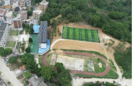 籃球場(chǎng)、足球場(chǎng)、跑道