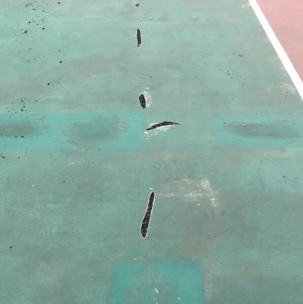 籃球場塑膠地面補(bǔ)縫方法