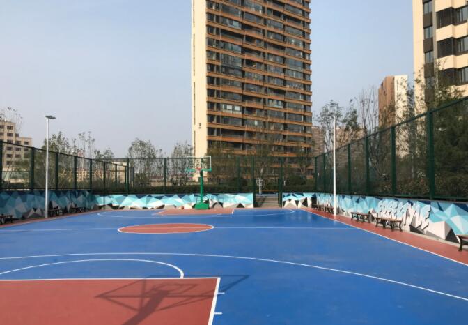 華潤(rùn)威海灣九里，小區(qū)自帶海景籃球場(chǎng)